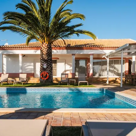 Rosas Villa