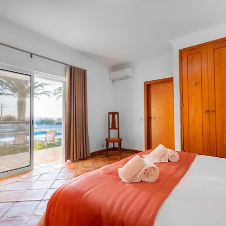 Rosas アルブフェイラ